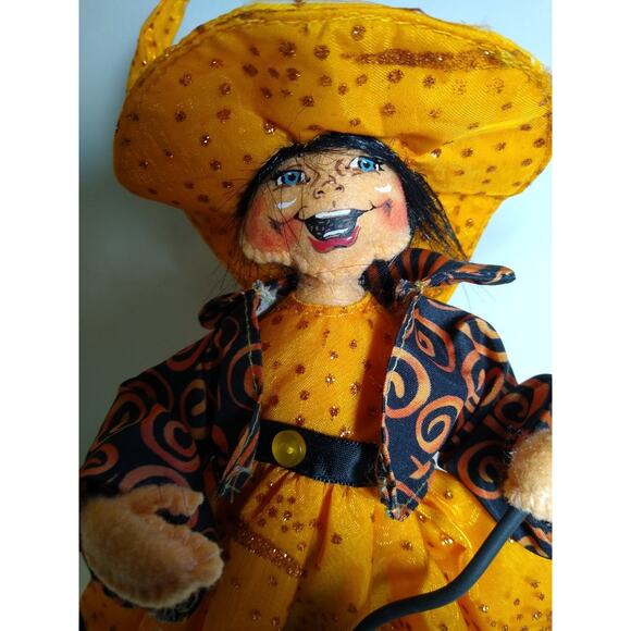 Annalee Witch Artist Doll Halloween 11 Inch Handcrafted 2011 - Picture 2 of 4